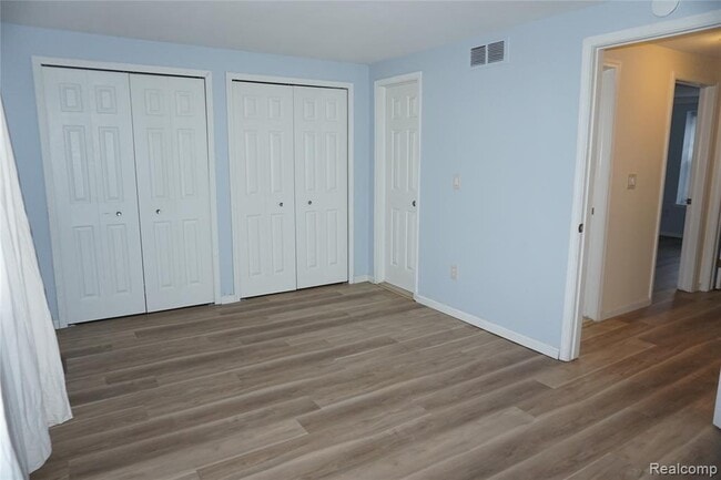 Building Photo - 37680 Charter Oaks Blvd