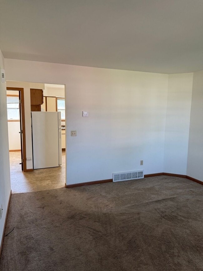 Building Photo - 510/512 Pheasant Drive