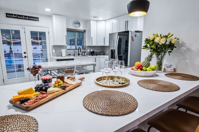 Building Photo - 131 Mescal Loop