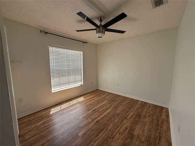 Building Photo - 3900 Oak Pointe Blvd