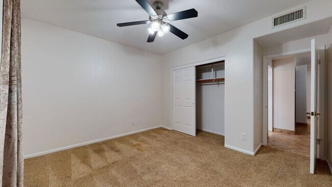 Building Photo - Very nice single level home