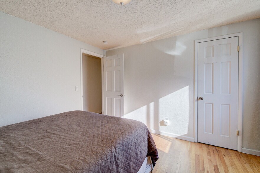 Building Photo - 155 S Pennsylvania St