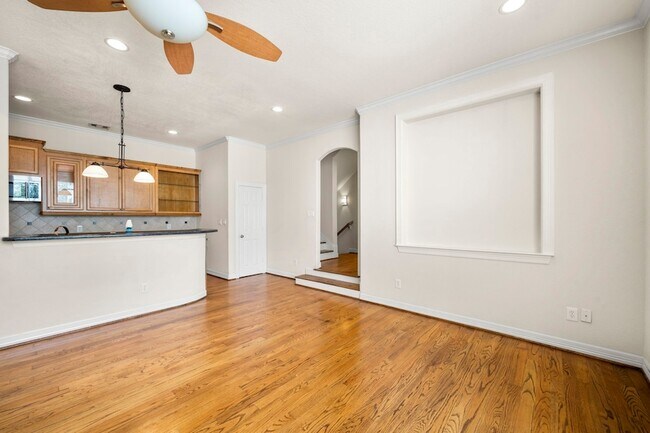 Building Photo - 5329 Egbert St