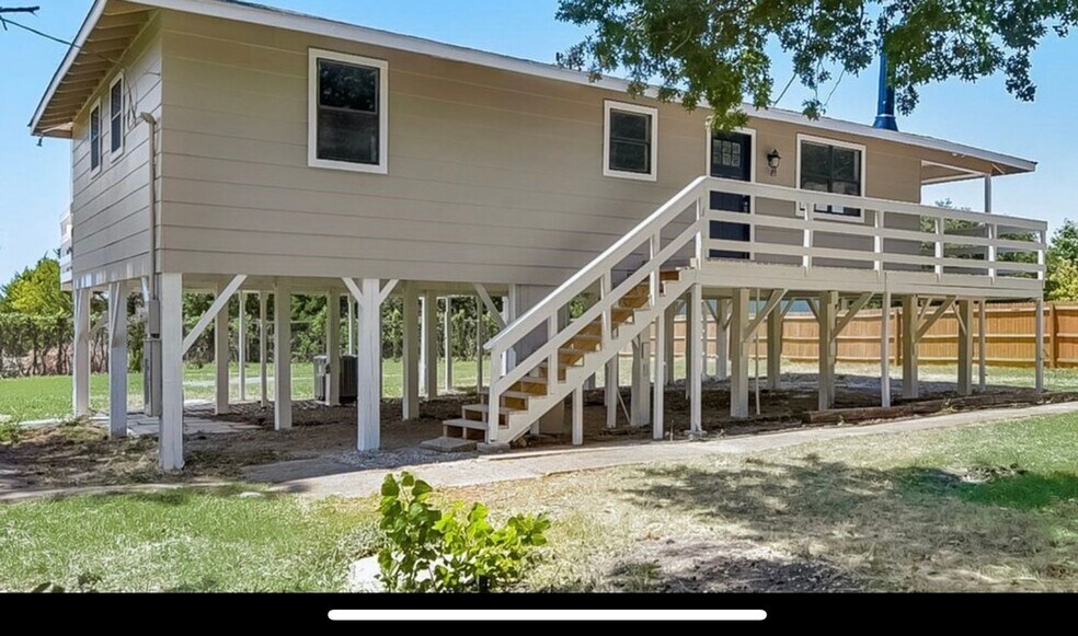 Building Photo - 17235 Lake Ray Hubbard Dr