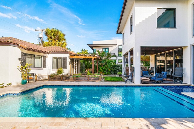 Building Photo - 351 E Boca Raton Rd