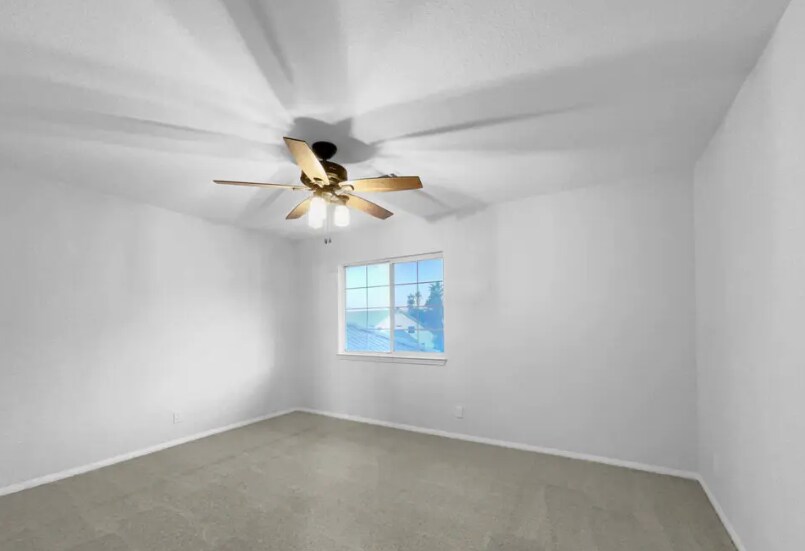 Building Photo - 7323 Ojai Dr