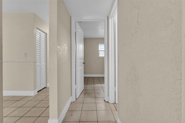 Building Photo - 17255 SW 95th Ave