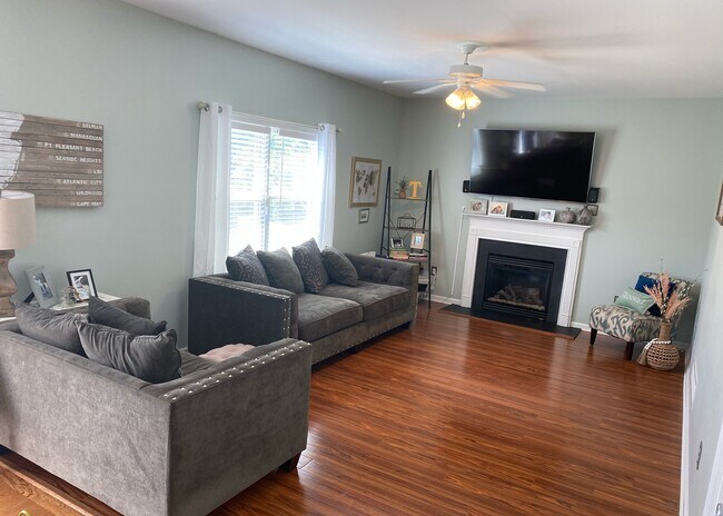 Building Photo - 30 Millbrook Court