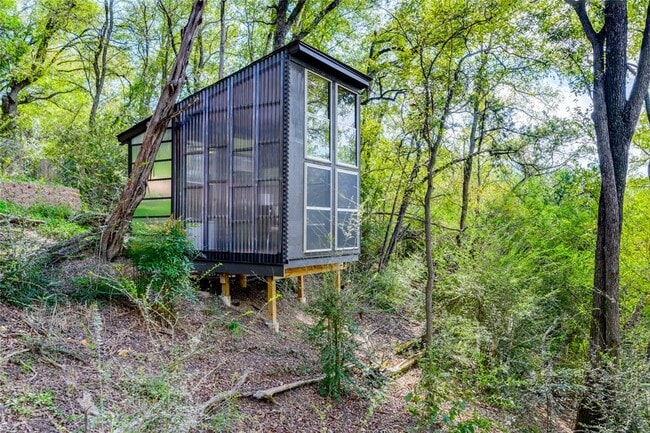 Building Photo - 5323 Downs Dr