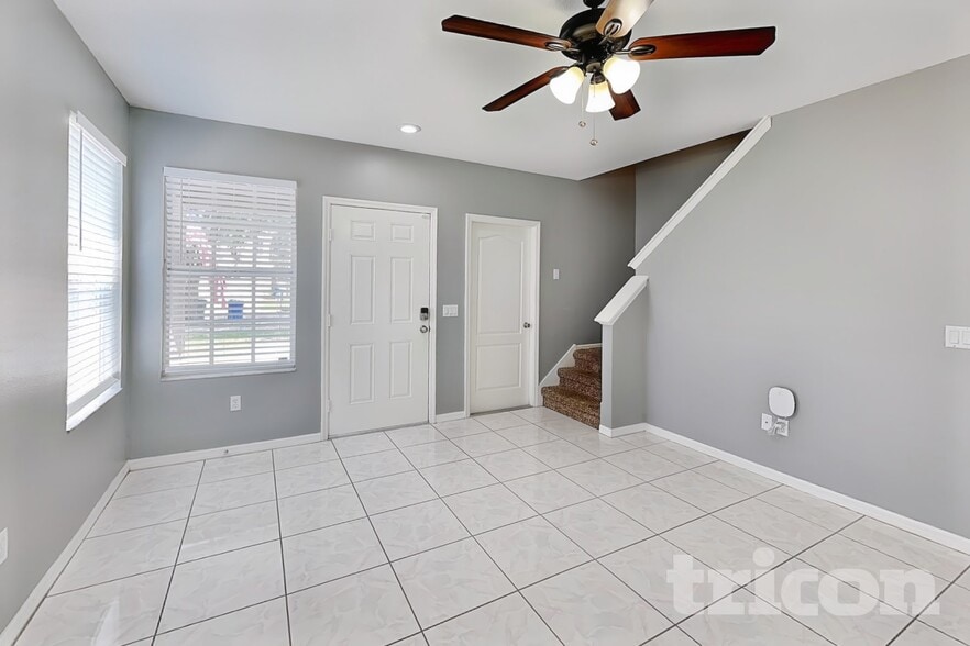 Building Photo - 1627 Mosaic Forest Dr