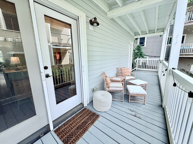 Building Photo - 58 Seaverns Ave