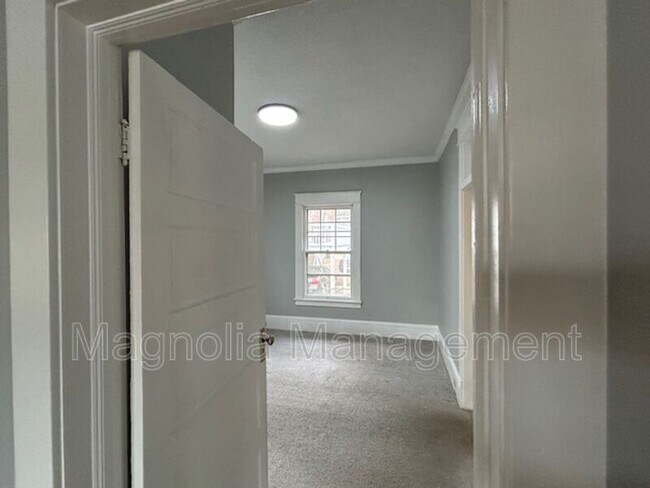 Building Photo - 107 W Jennette Ave