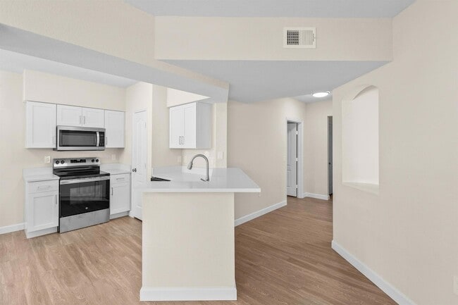 Building Photo - 1609 Belmont Pl