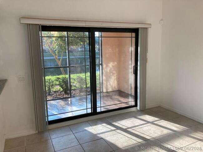 Building Photo - 2807 Veronia Dr