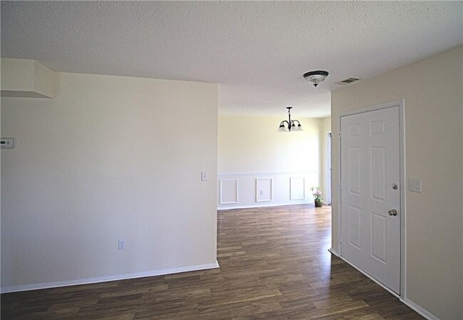 Building Photo - 2507 Whispering Hills Dr