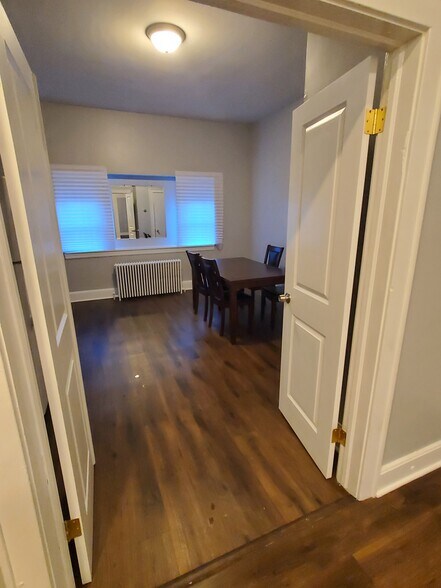 Building Photo - 177 W Parmenter St