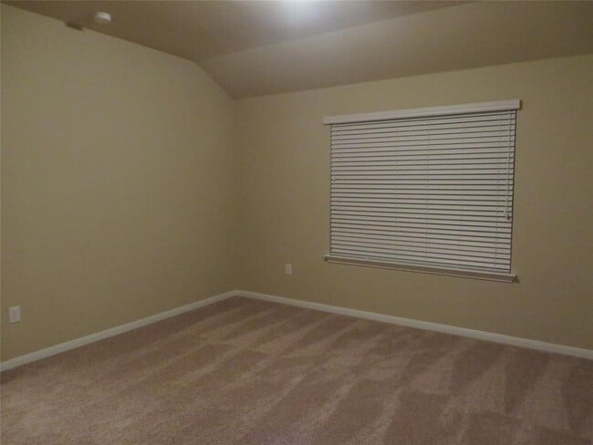 Building Photo - 505 Pinnacle Dr