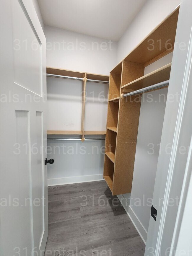 Building Photo - 8729-8731 E Summerside Pl