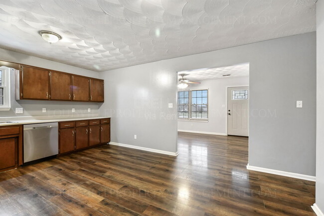 Building Photo - 171 Springhill Dr