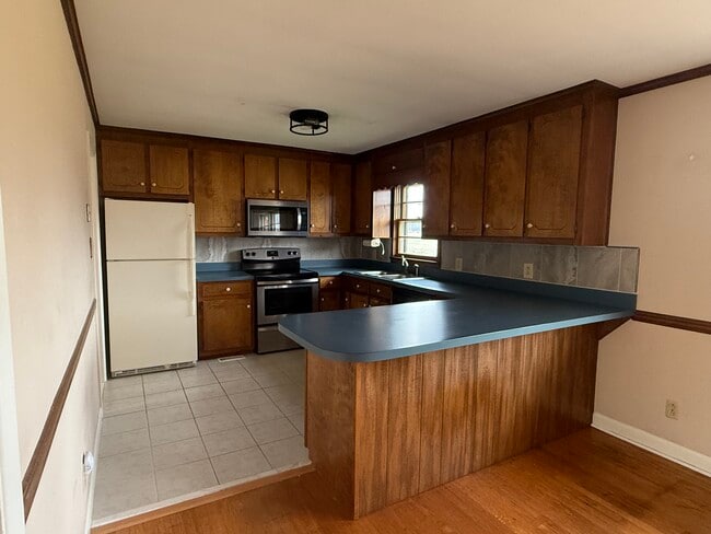 Building Photo - 106 Hawthorne Dr