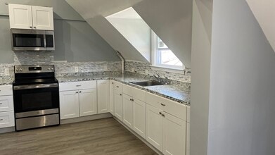 Building Photo - 2 Benefit St