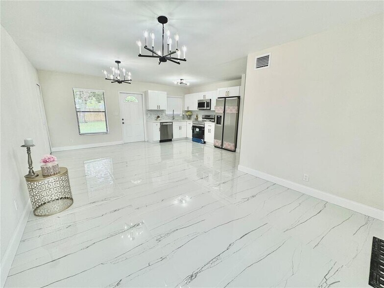 Building Photo - 1783 Lauderdale Manor Dr