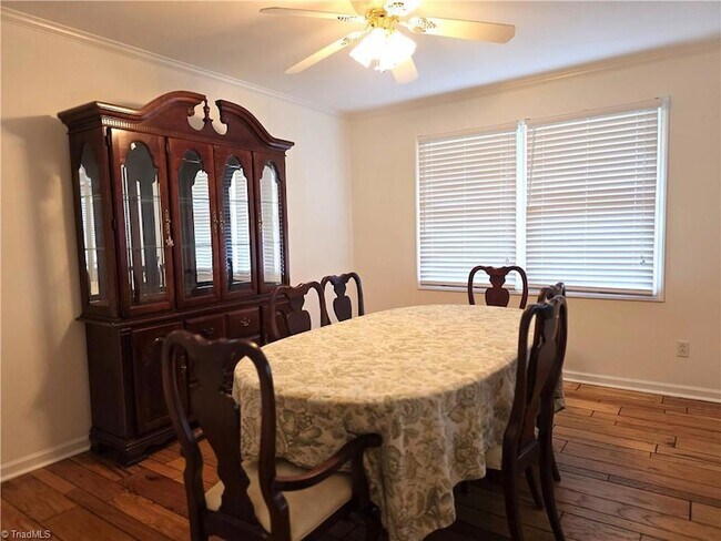 Building Photo - 1085 Brown Rd