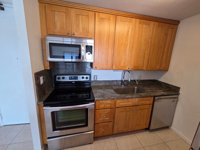 Building Photo - Wilder At Piikoi Spacious 1 Bedroom, 1 Bath & 1 Parking Stall.