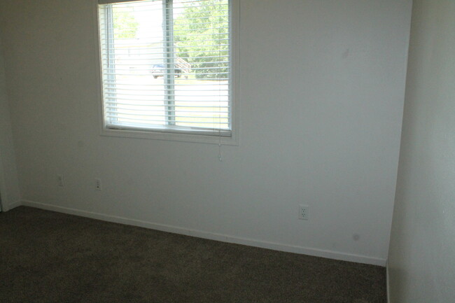 Bedroom 1 - 1321 Roosevelt St