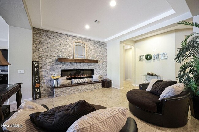 Building Photo - 9422 W Donald Dr