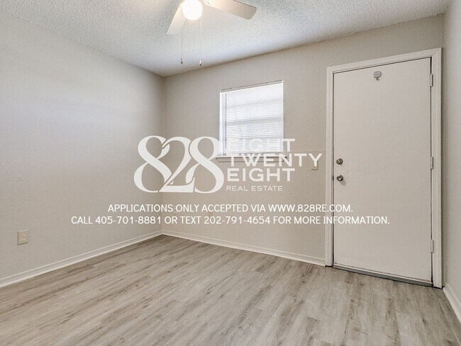 Building Photo - 1/2 OFF 1st MONTH'S RENT MOVE IN SPECIAL! AVAILABLE NOW! 2 BD/1 BATH RENTAL IN NOBLE!