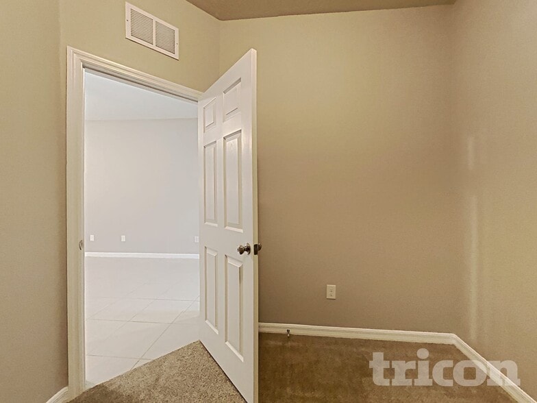 Building Photo - 1509 Gadsden Point Pl