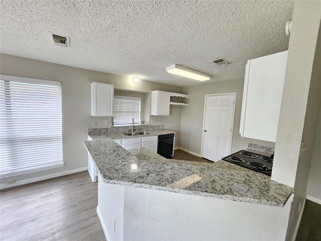 Building Photo - 4735 Hollow Tree Dr