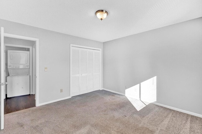 Building Photo - Second Floor Apartment Available in Wilmington!