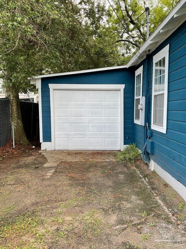 Building Photo - 809 W Government St