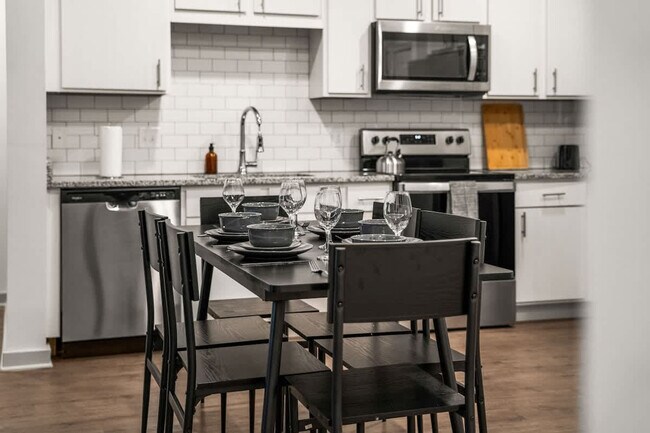 Building Photo - 14532 Star Water Rd