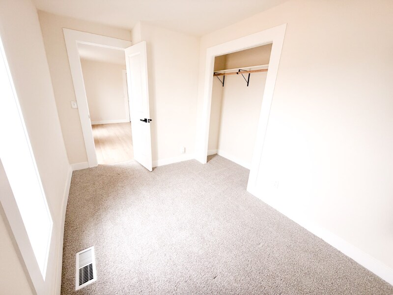 Building Photo - 1112 1/2 11th St