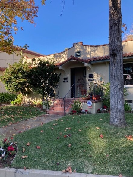 Primary Photo - 1345 E Topeka St