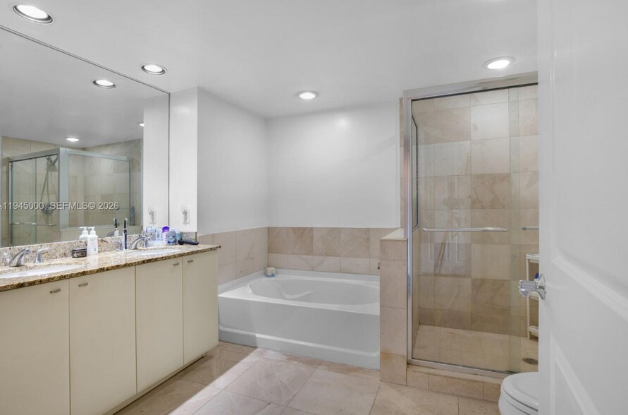 Building Photo - 610 W Las Olas Blvd