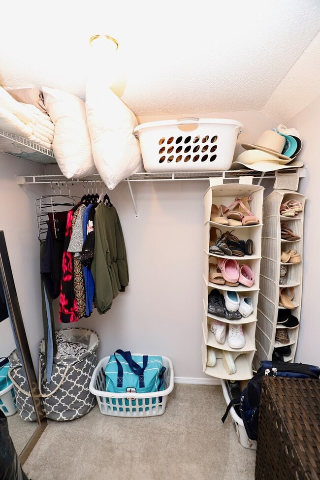 Building Photo - 1910 Lybrand St