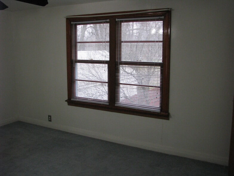 Building Photo - 5330 Seneca St