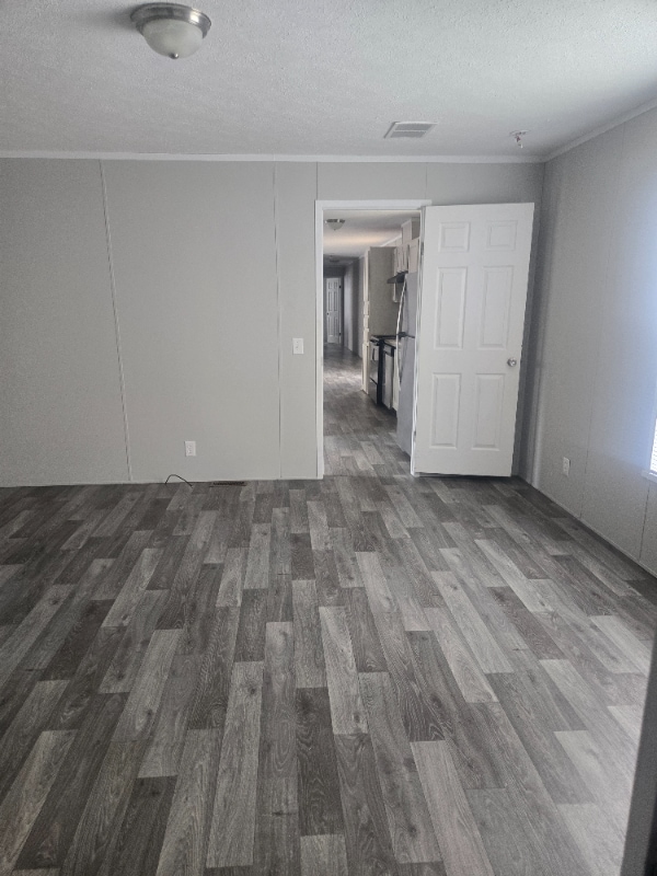 Building Photo - 29 Lakeview Dr