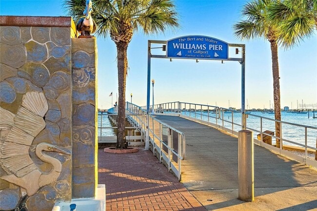 Building Photo - 2808 Clinton St S