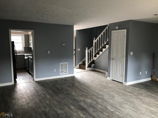 Building Photo - 4469 Golf Vista Cir