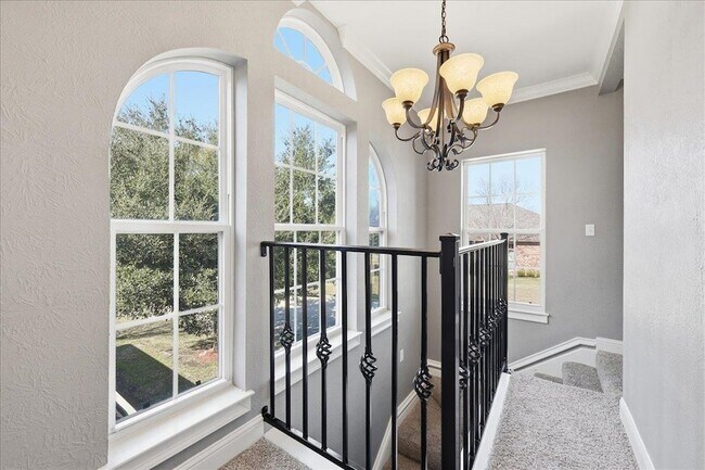 Building Photo - 2490 Amberwood Dr