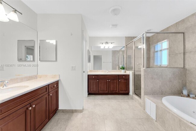 Building Photo - 13909 SW 86th Ct