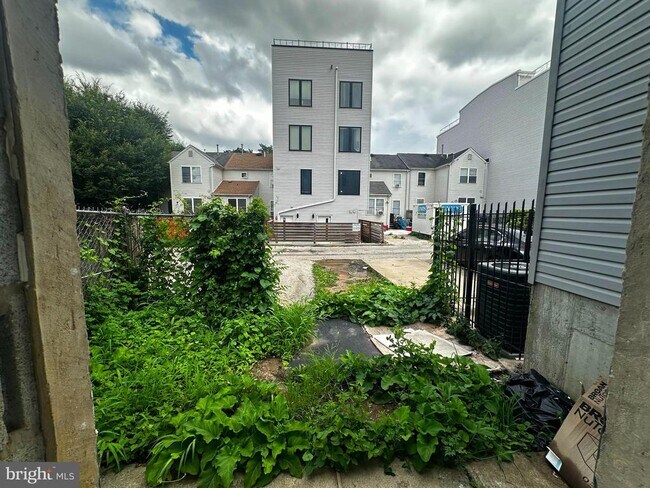 Building Photo - 1813 N Gratz St