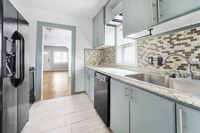 Building Photo - 55 Sonoma Ave