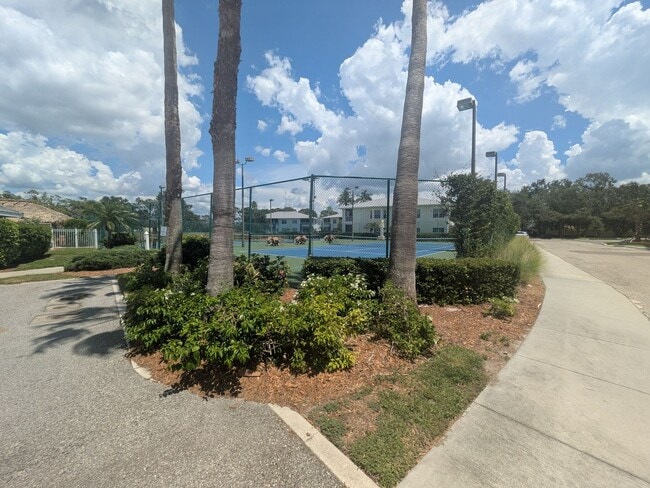 Building Photo - Annual Turnkey 3/3 penthouse on waterfront...