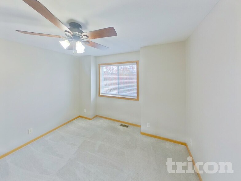 Building Photo - 13758 Flay Ave N